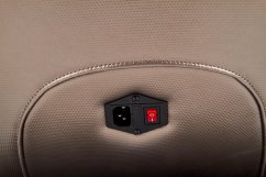 Masážní křeslo na kolečkách DOPIO — s USB zásuvkou a držákem nápojů, ekokůže, béžová Halmar