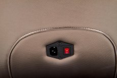 Masážní křeslo na kolečkách DOPIO — s USB zásuvkou a držákem nápojů, ekokůže, béžová