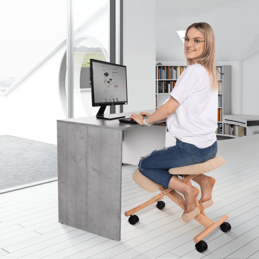 Ergonomická kľakačka GROCO – krémová látka, drevo buk