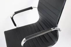 Otočná kancelárska stolička DELUXE — ekokoža, čierna