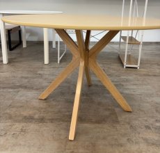 Jídelní kulatý stůl NICOLAS – 120x77, přírodní dub (vzorek z prodejny)