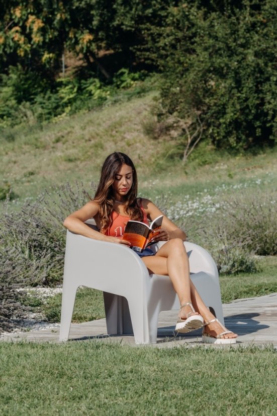 PETRA ARMCHAIR plastové křeslo - šedá