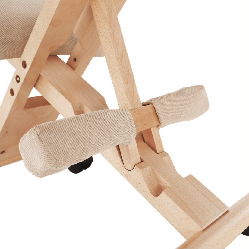 Ergonomická kľakačka GROCO – krémová látka, drevo buk