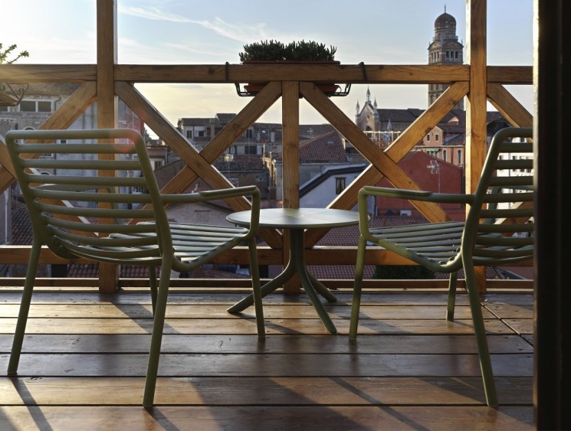 Křesílko DOGA RELAX – moderní polypropylenové křeslo pro venkovní použití, více barev