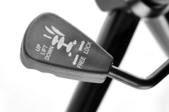 Kancelářské křeslo IGNAZIO – ořech, ekokůže černá Halmar