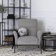 Elegantné kreslo ALBERTO Šedé – luxus a pohodlie pre váš interiér