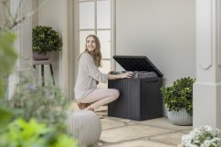 Zahradní úložný box CITY — 113L, plast, grafit, nosnost 120 kg