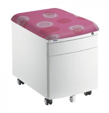 Pojazdný kontajner Mayer 32W8 26 090 — biely, ružové čalúnenie