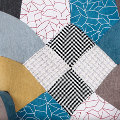 Relaxační křeslo ušák s podnožkou ALFIE – masiv, látka, patchwork Autronic