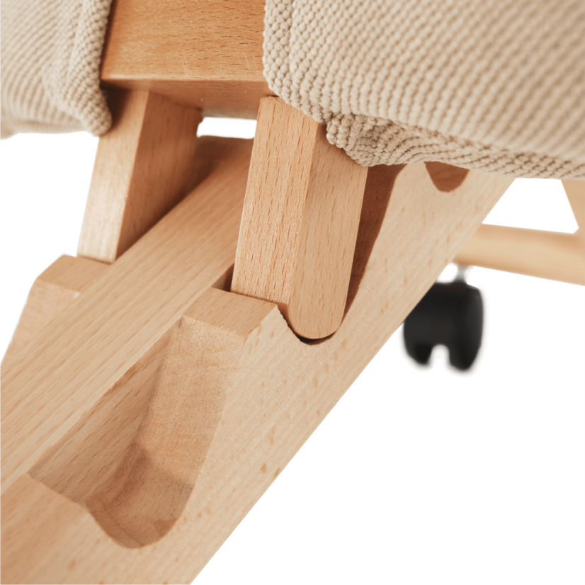 Ergonomická kľakačka GROCO – krémová látka, drevo buk