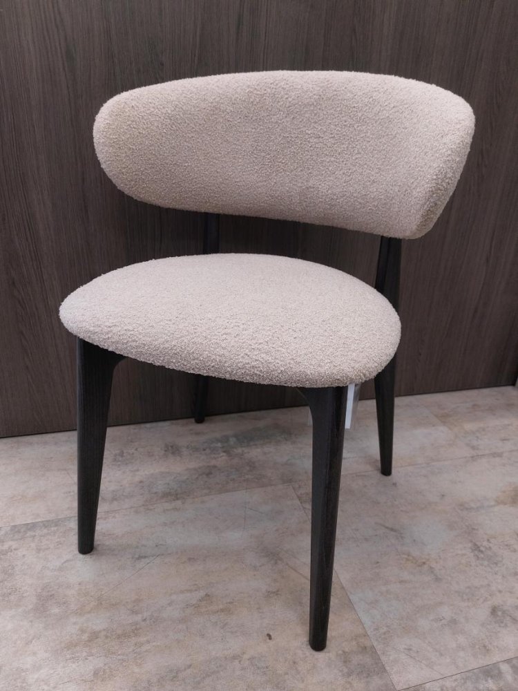 Jídelní židle SHEEP — dub, černé nohy